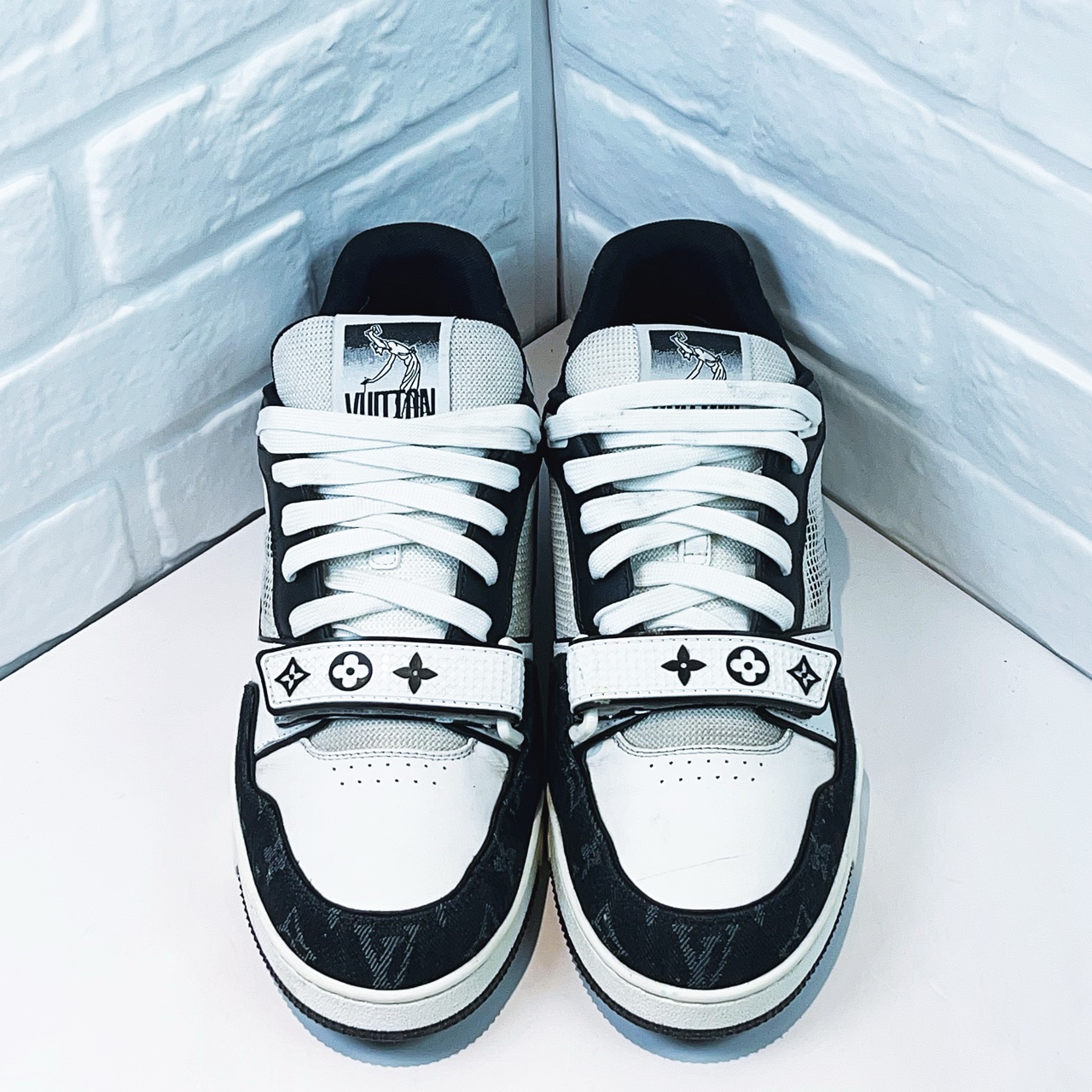 95新 LouisVuitton/路易威登  trainer 黑白魔术贴 欧码7码 41码