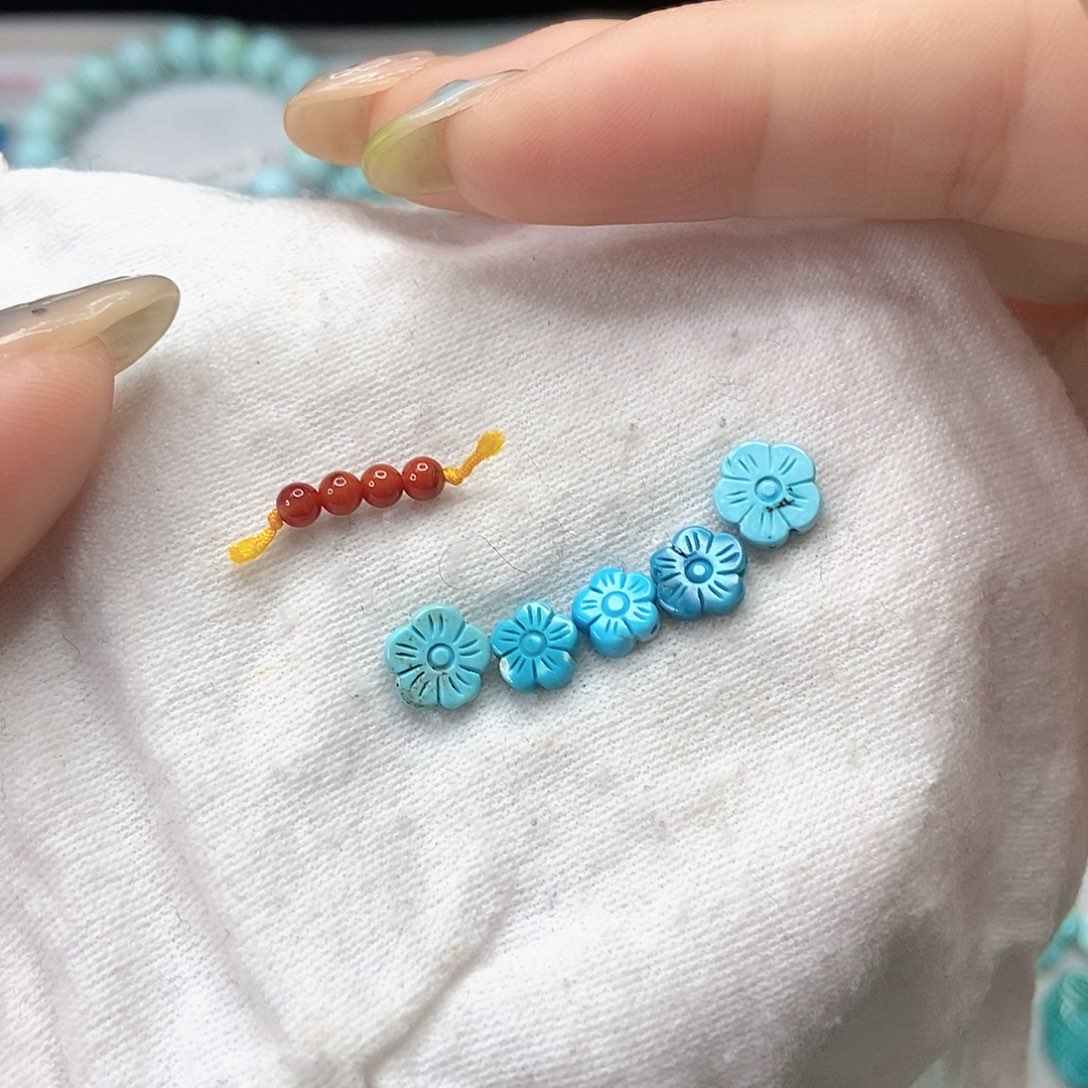 南红玛瑙未镶嵌珠宝奇石