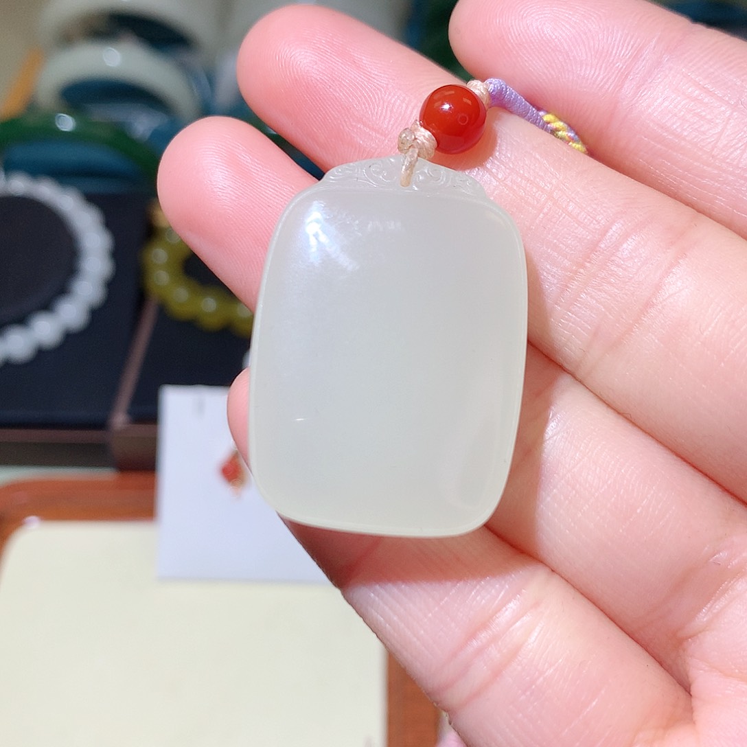 吊坠(不含链)未镶嵌和田玉（白玉）和田玉无事牌