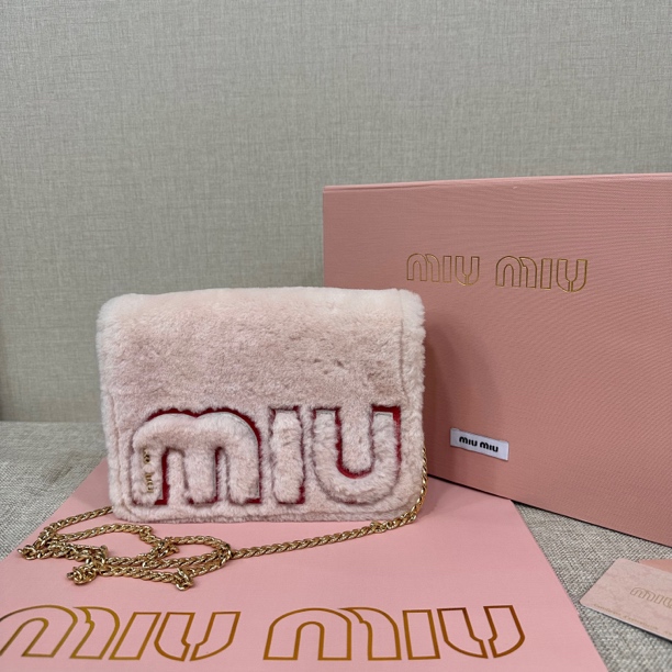 99新 MIU MIU/缪缪 99新 缪缪 粉色毛绒单肩斜挎包  008