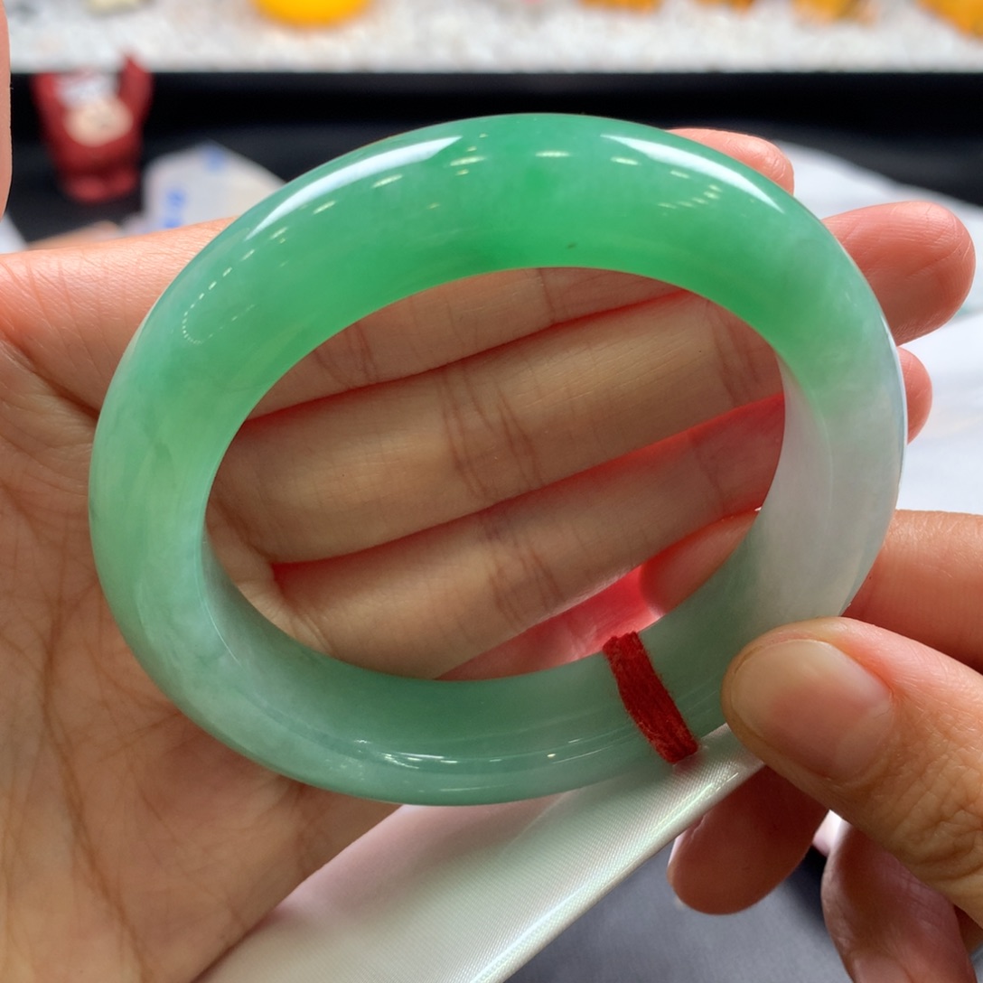 翡翠未镶嵌手镯巨划算