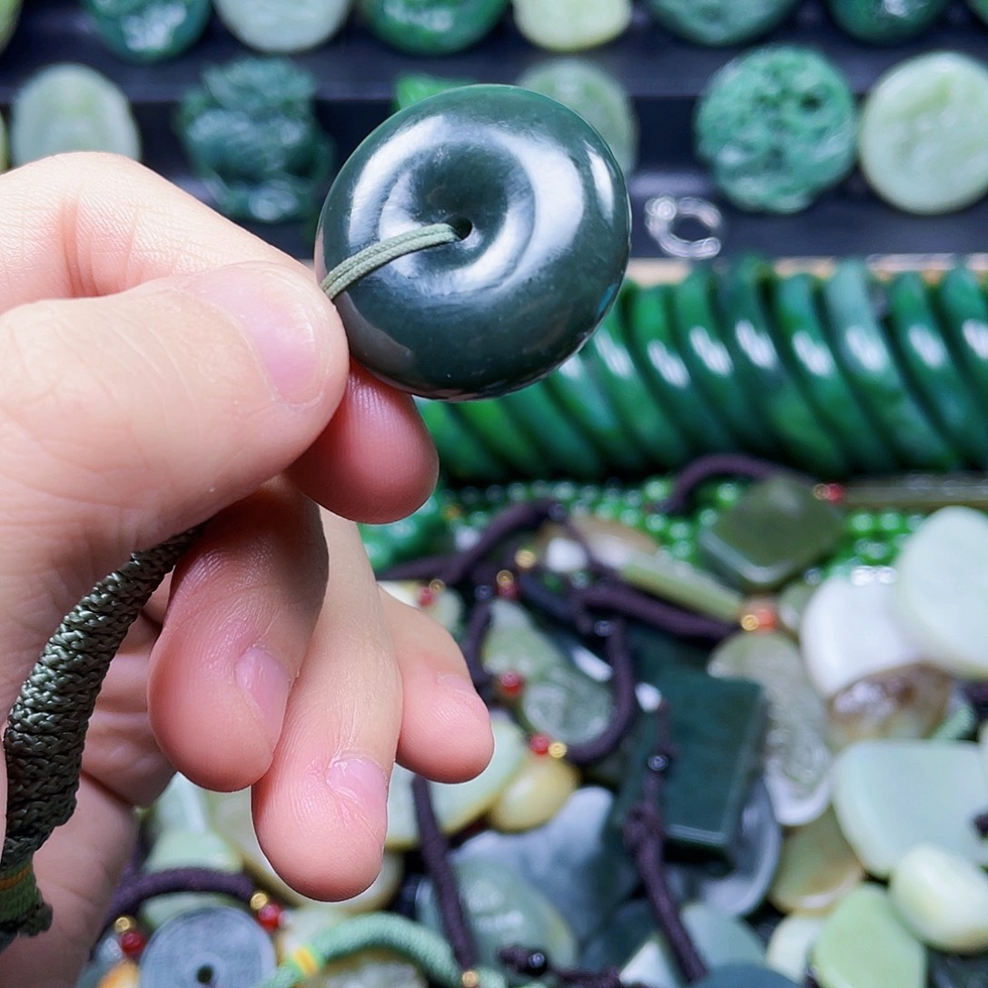 和田玉未镶嵌珠宝奇石