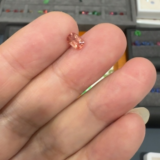 裸石尖晶石裸石0.59克拉