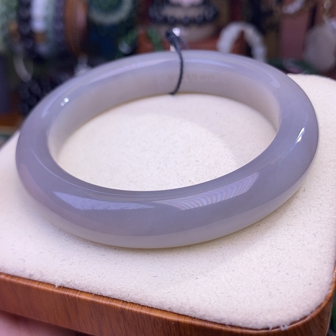 和田玉未镶嵌颈饰61 浓烟紫脂膏级手镯老矿料