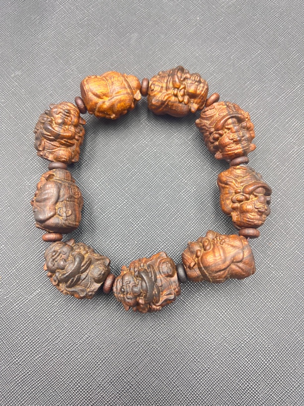 306沉木雕刻手串