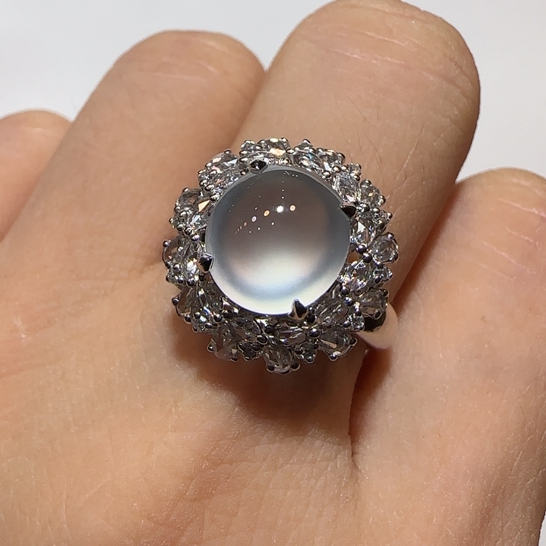 翡翠18K金镶嵌戒指蛋面