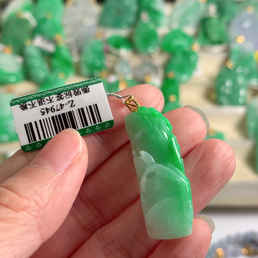 翡翠吊坠(不含链)18K金镶嵌