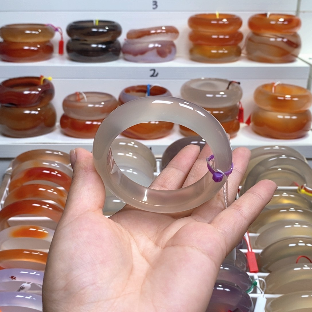 玛瑙/玉髓手镯未镶嵌