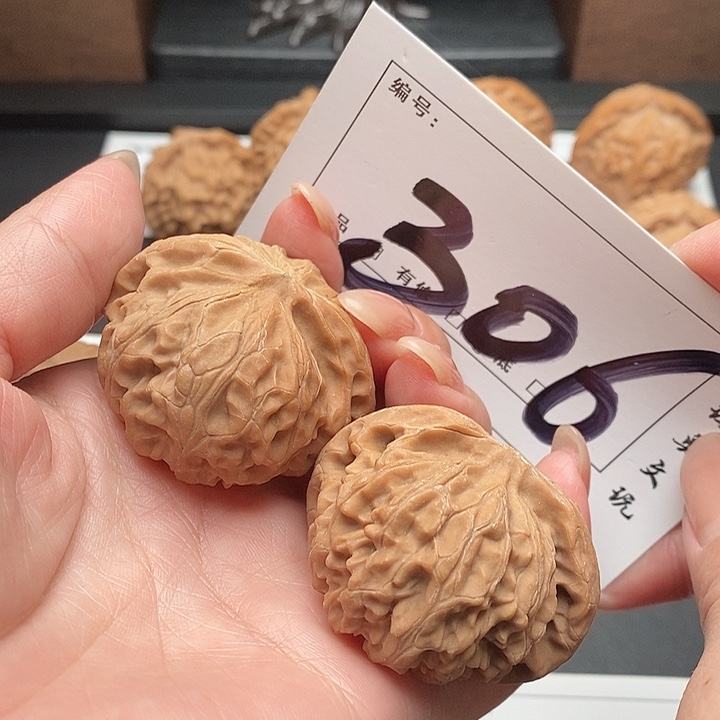 文玩核桃吊坠306号 43尺 宫灯