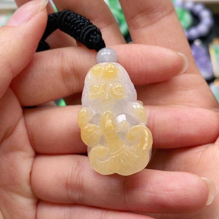 翡翠颈饰未镶嵌吊坠