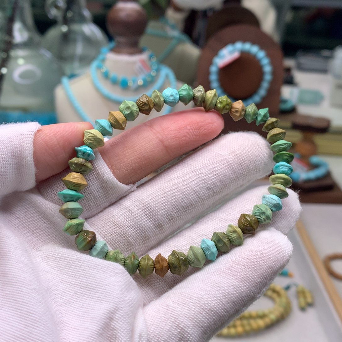 绿松石配饰未镶嵌