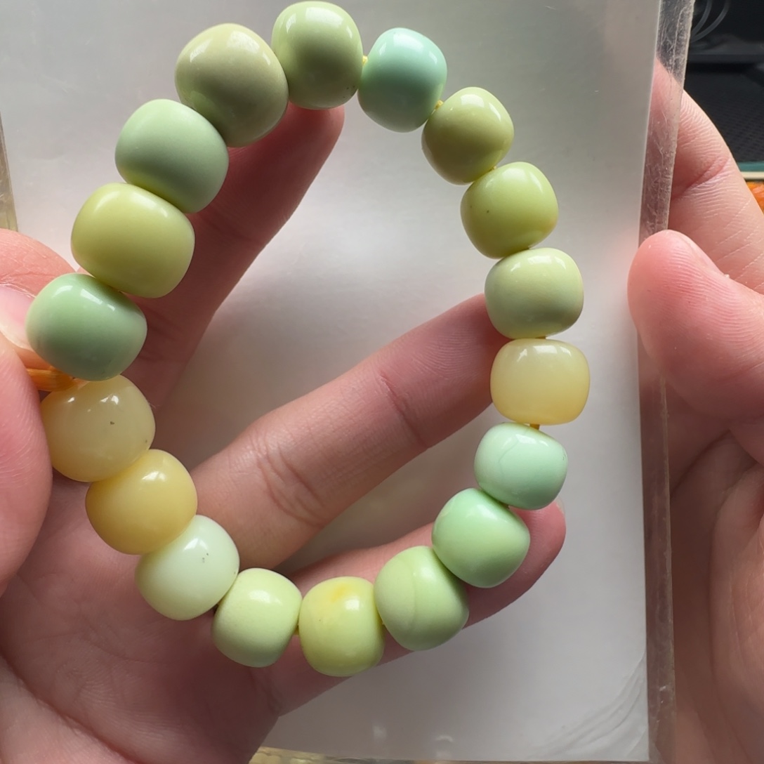 石英质玉颈饰未镶嵌世**窗