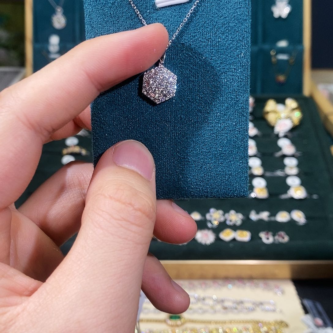 钻石颈饰18K金镶嵌项链