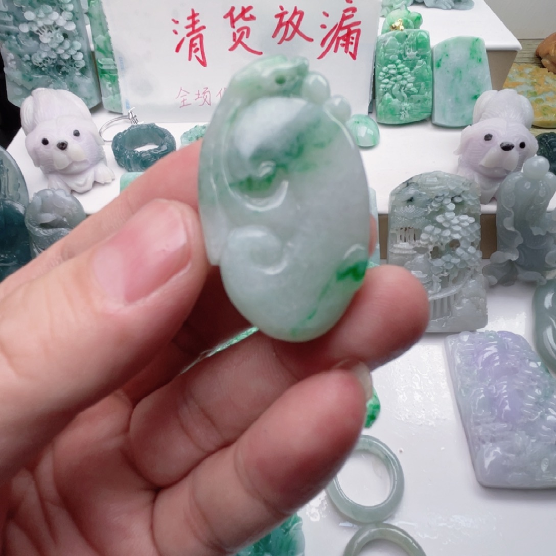 翡翠未镶嵌颈饰翡翠