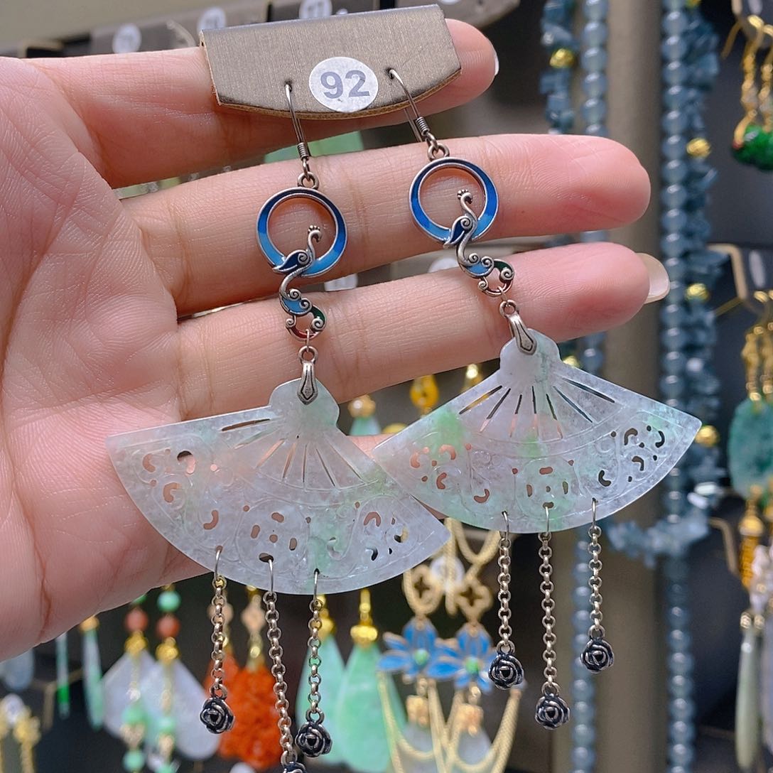 未镶嵌翡翠耳饰翡翠