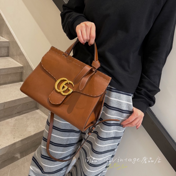 95新 GUCCI/古驰 尚品一阁/焦糖色方胖子外缝线金扣斜挎包