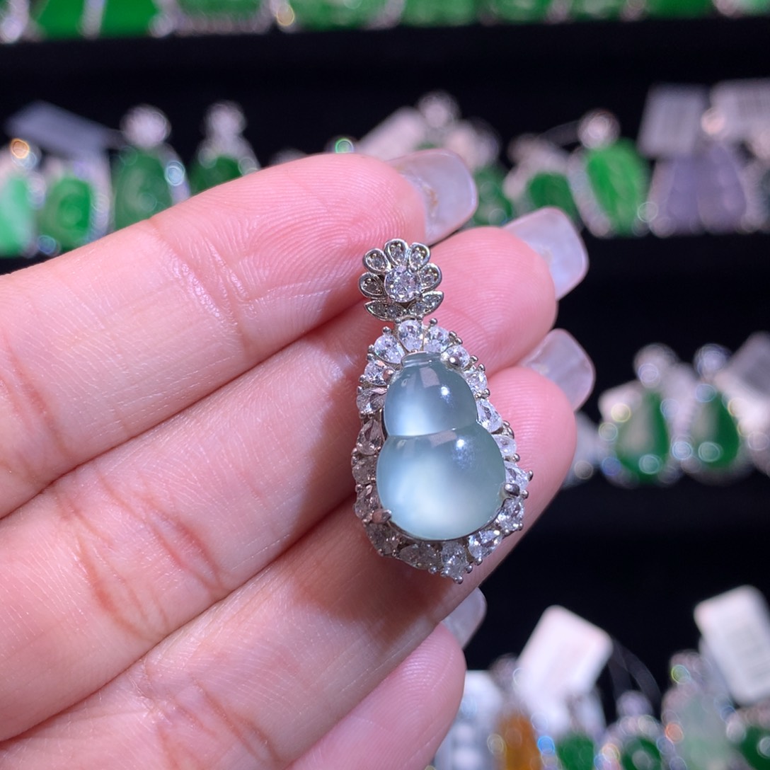 【闪购商品】颈饰银S925镶嵌翡翠