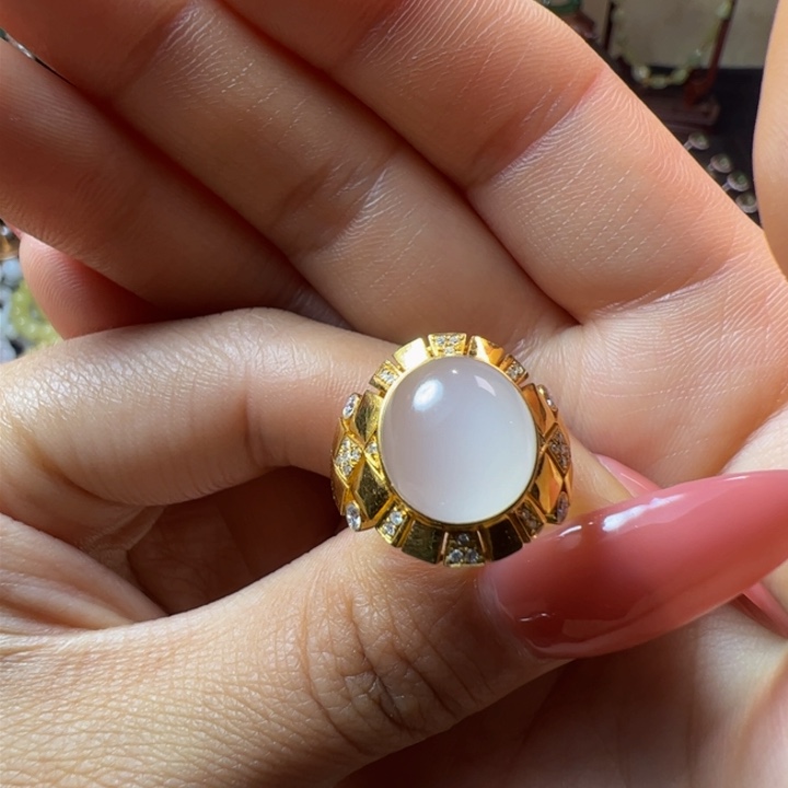 和田玉颈饰18K金镶嵌