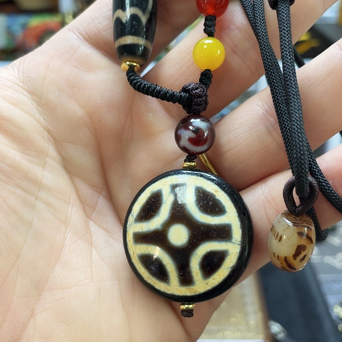 玛瑙/玉髓未镶嵌多样性发一条