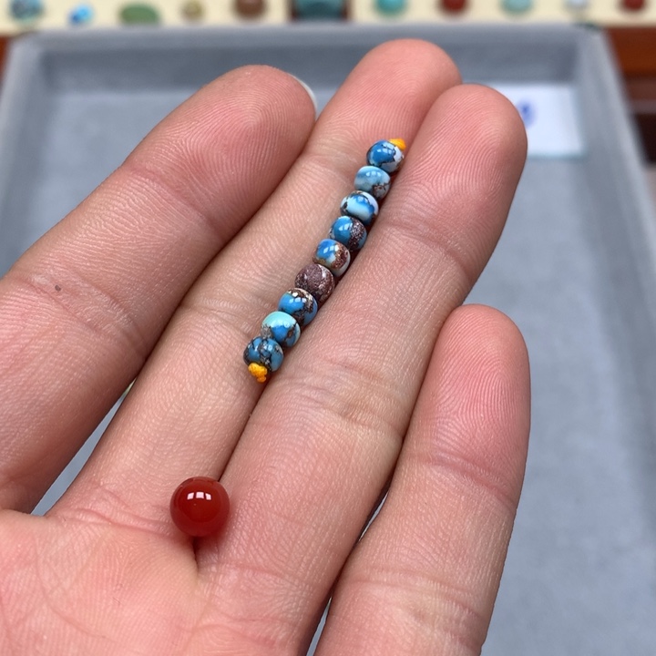 南红玛瑙配饰未镶嵌