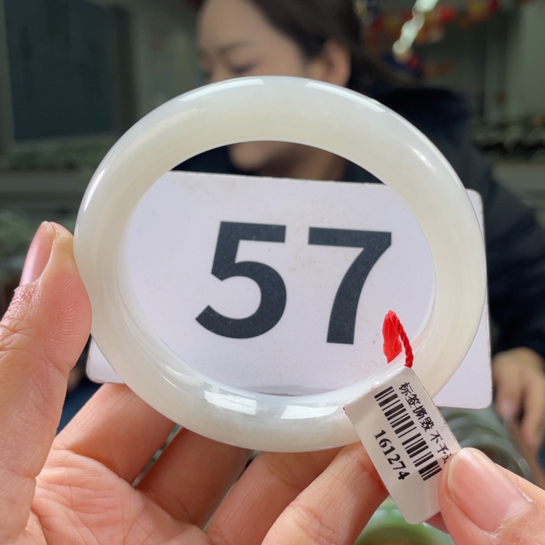 未镶嵌手镯和田玉微瑕