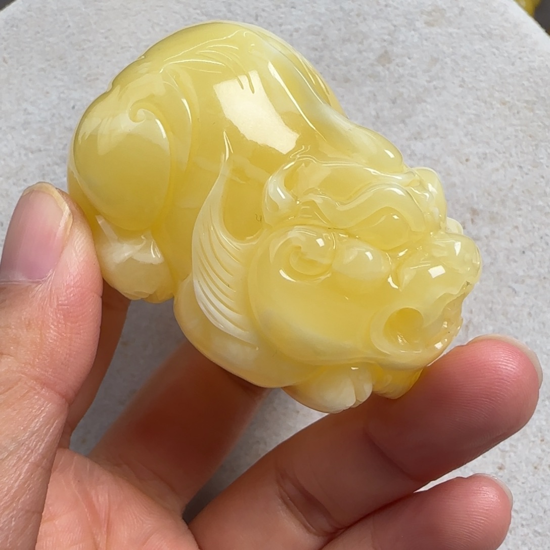 蜜蜡未镶嵌珠宝奇石