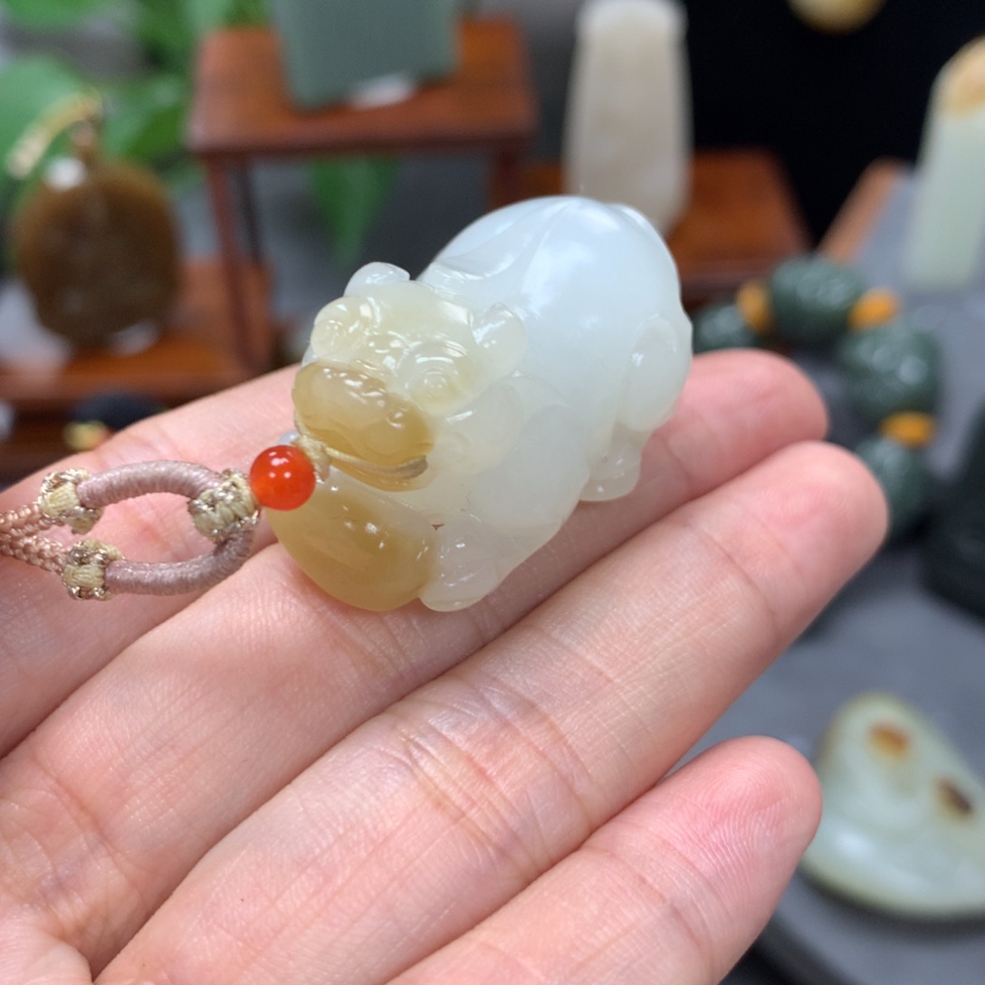 和田玉颈饰未镶嵌