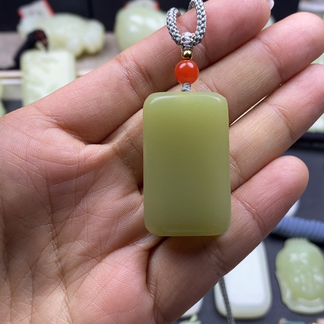 君**石天然青海时尚无事牌