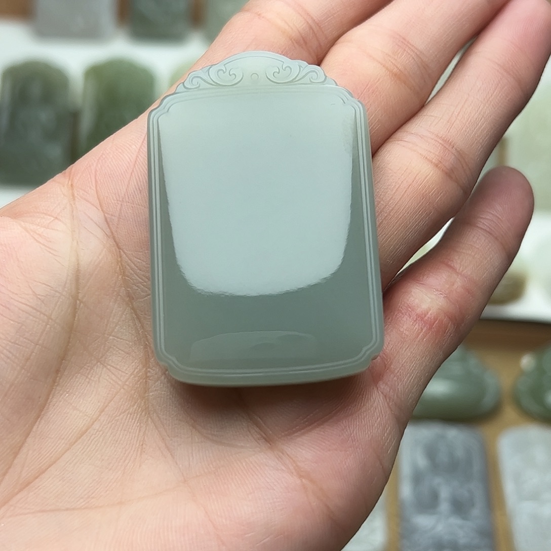 小***叶和田玉未镶嵌颈饰