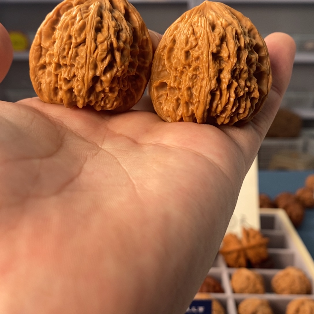 把件文玩核桃微修凹底南疆石42