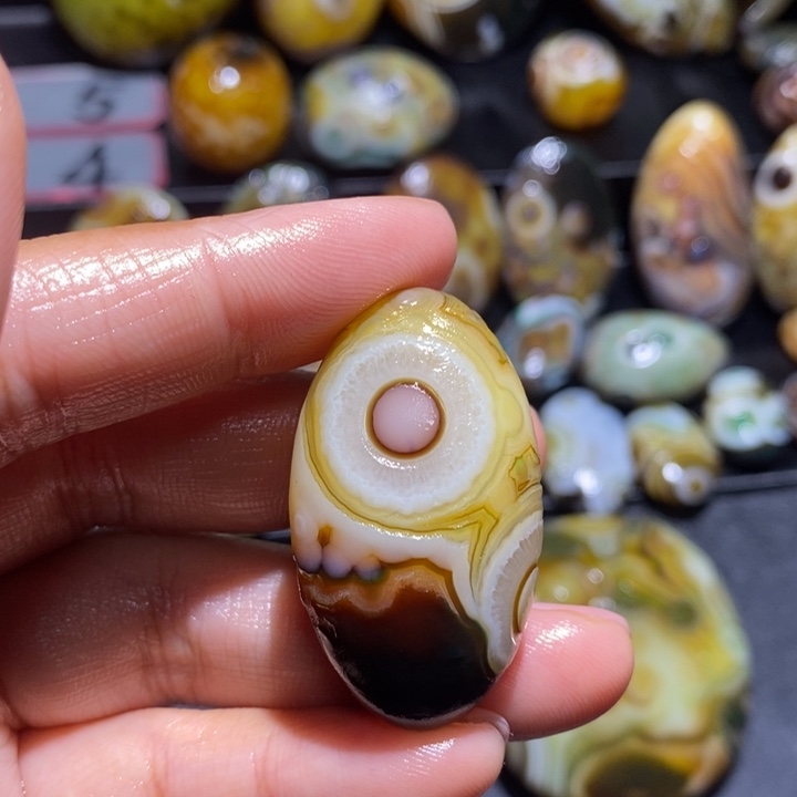 玛瑙/玉髓未镶嵌珠宝半成品165