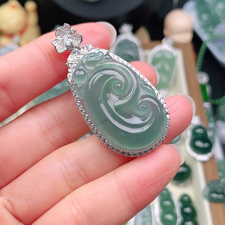 颈饰银S925镶嵌翡翠吊坠