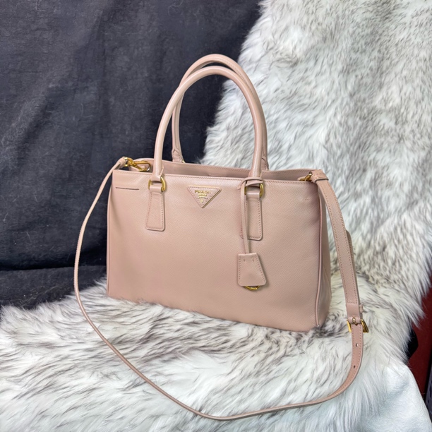 95新 Prada/普拉达 中号裸色杀手手提斜挎包