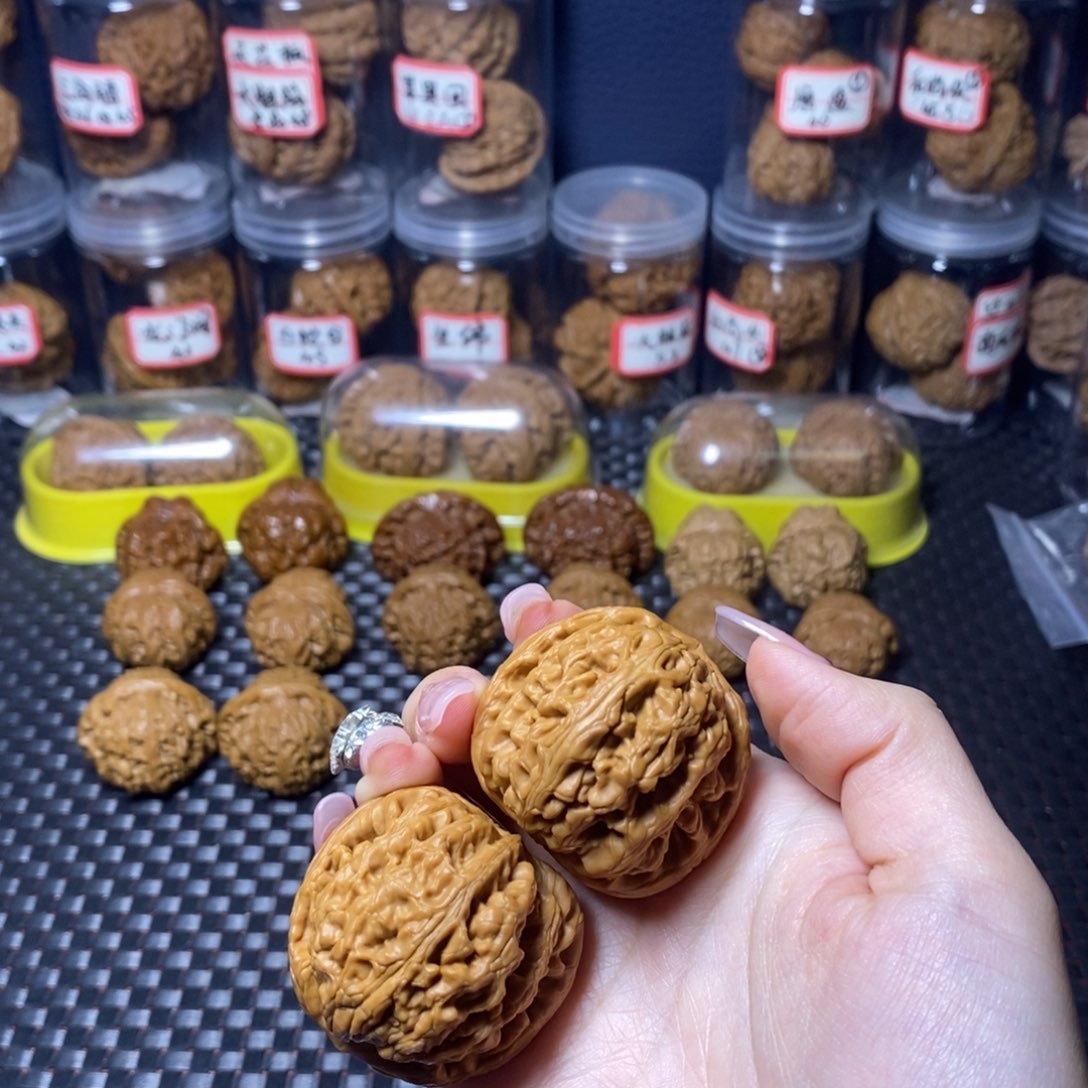 文玩核桃吊坠鹿*.红锦鲤