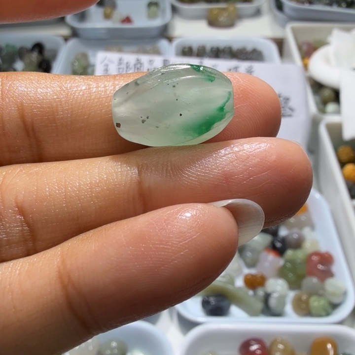 和田玉未镶嵌珠宝奇石