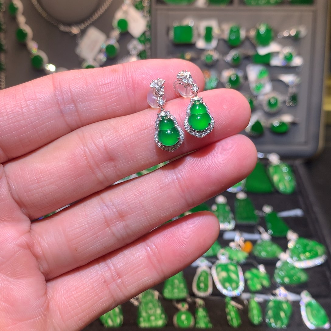 翡翠耳坠18K金镶嵌天然翡翠