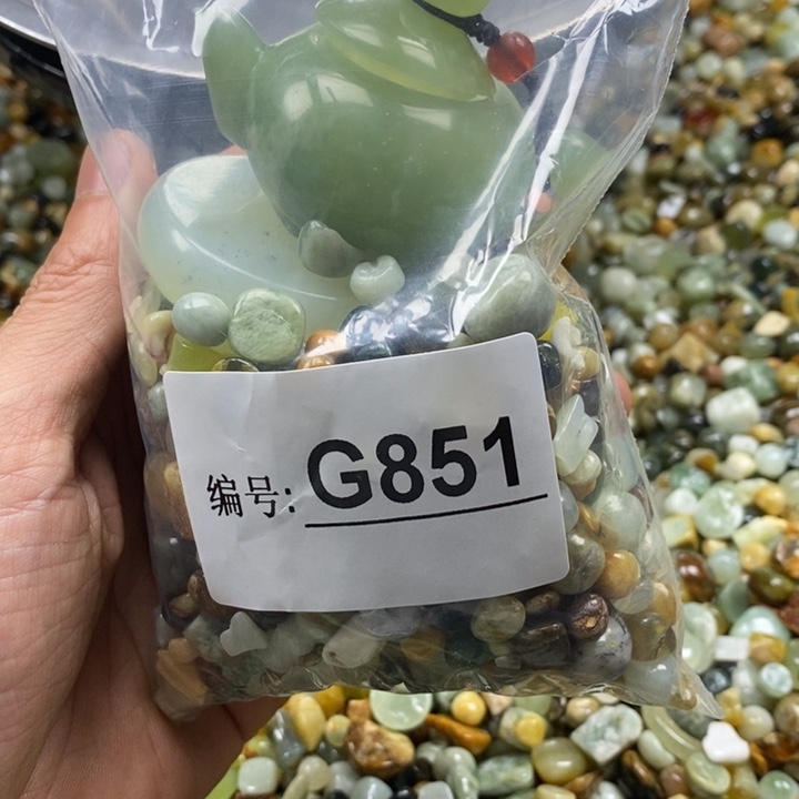蛇纹石玉鱼缸石未镶嵌