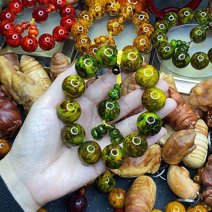 松木琥珀木文玩手串