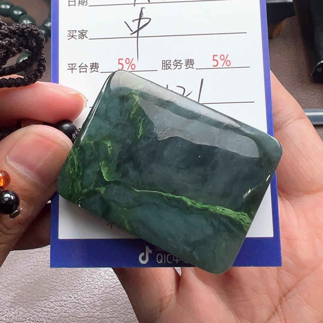 和田玉颈饰未镶嵌中***