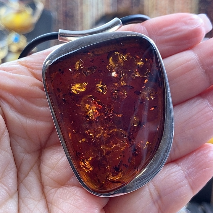 琥珀银S925镶嵌颈饰吊坠