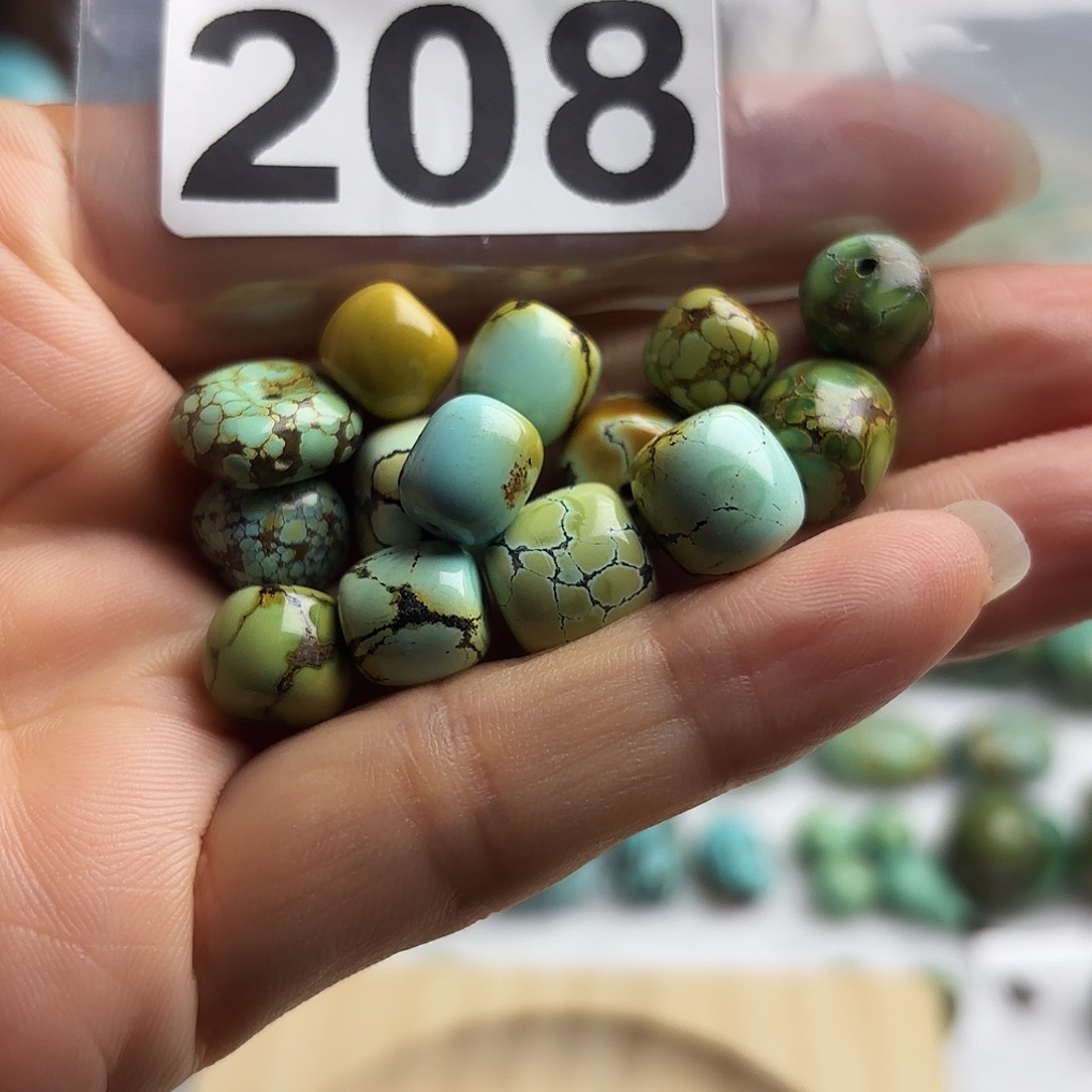 依***海绿松石未镶嵌珠宝奇石