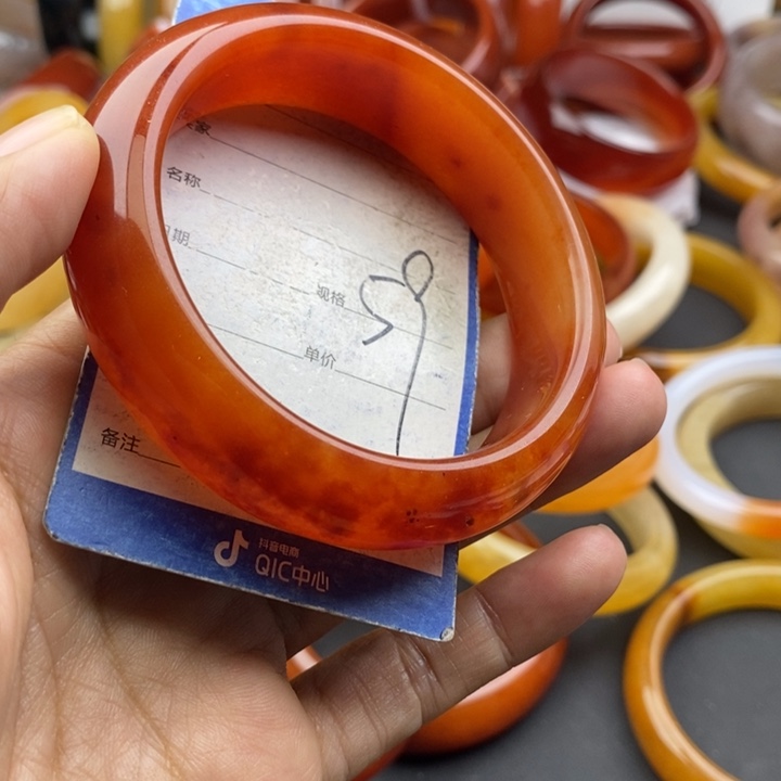 石英质玉未镶嵌手镯