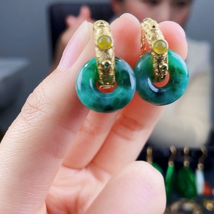 翡翠耳饰未镶嵌饰品