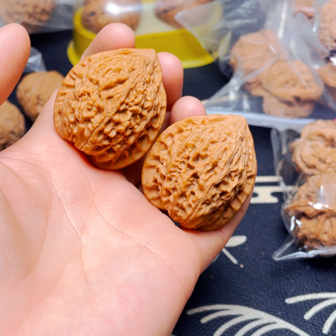 吊坠文玩核桃金牛一对