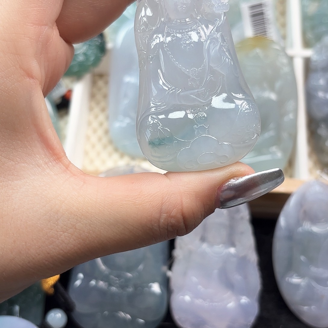 翡翠颈饰未镶嵌奋**w观音