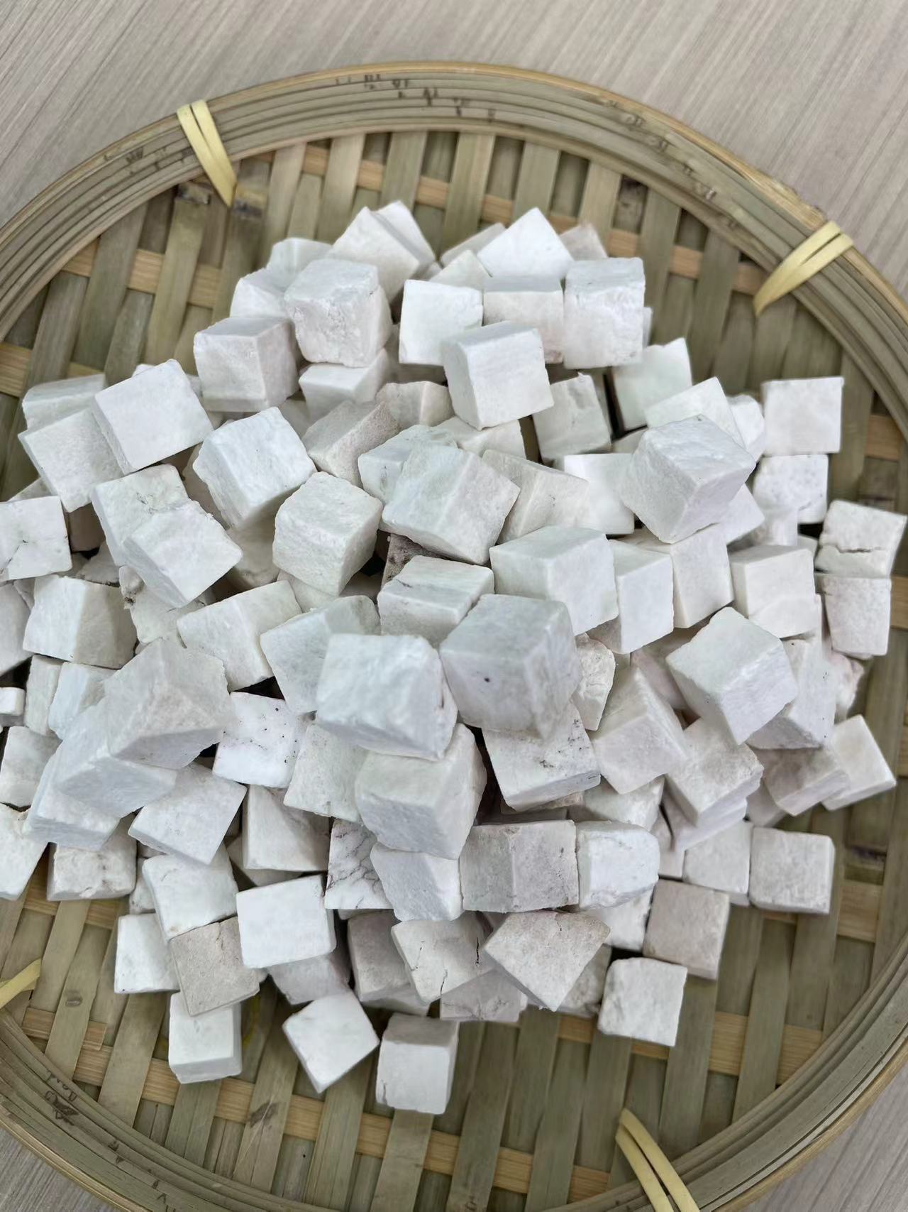 茯苓 中心块切丁 无熏无硫 煮水 煲汤炖汤