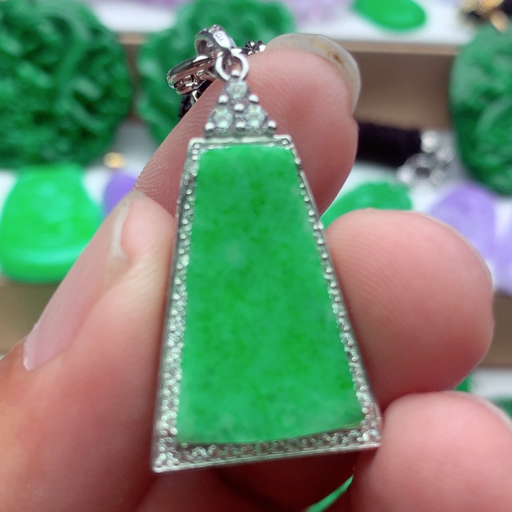 翡翠未镶嵌吊坠(不含链)