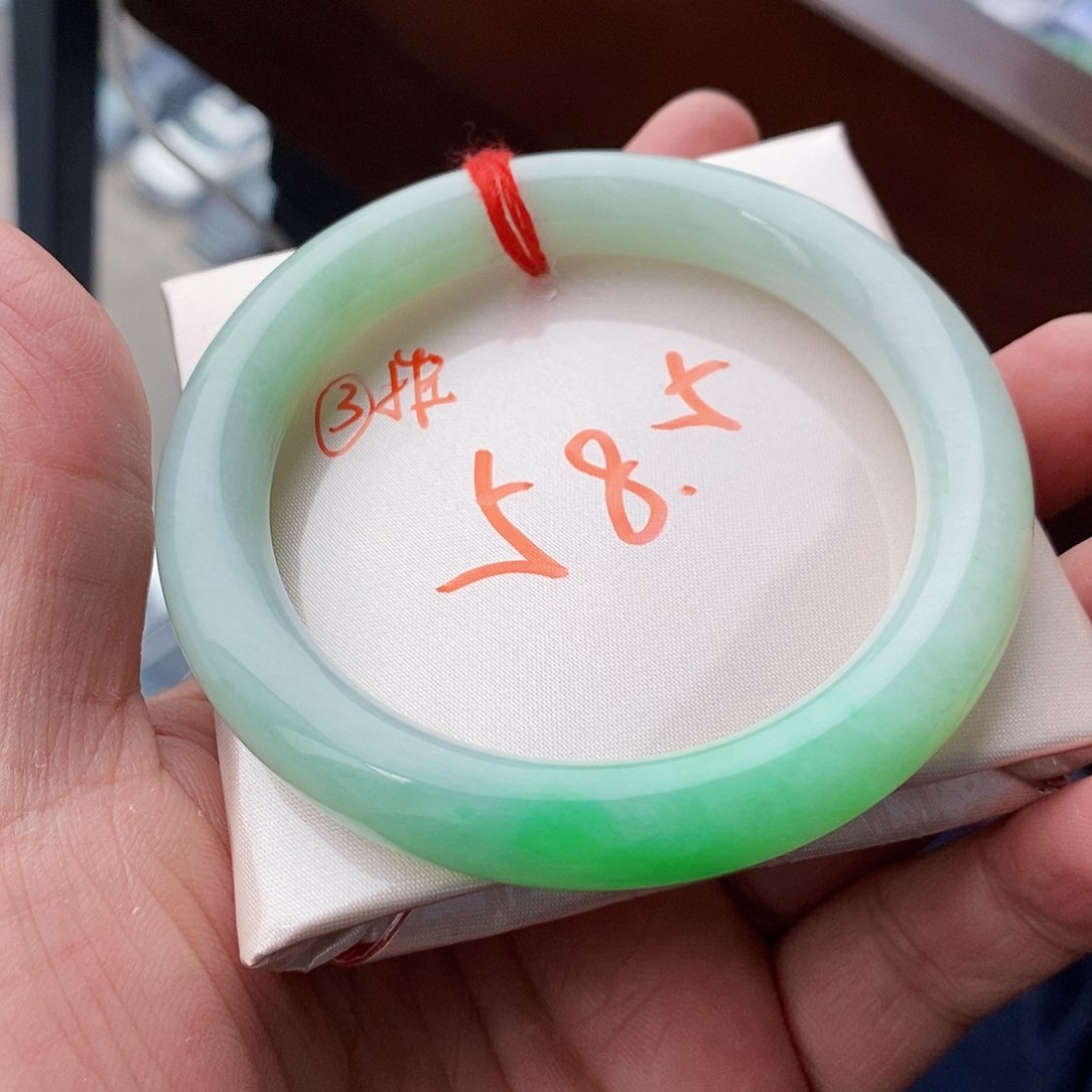 翡翠未镶嵌手镯3号链接