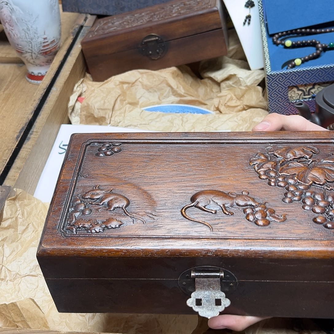 大叶紫檀（黑酸枝木类）