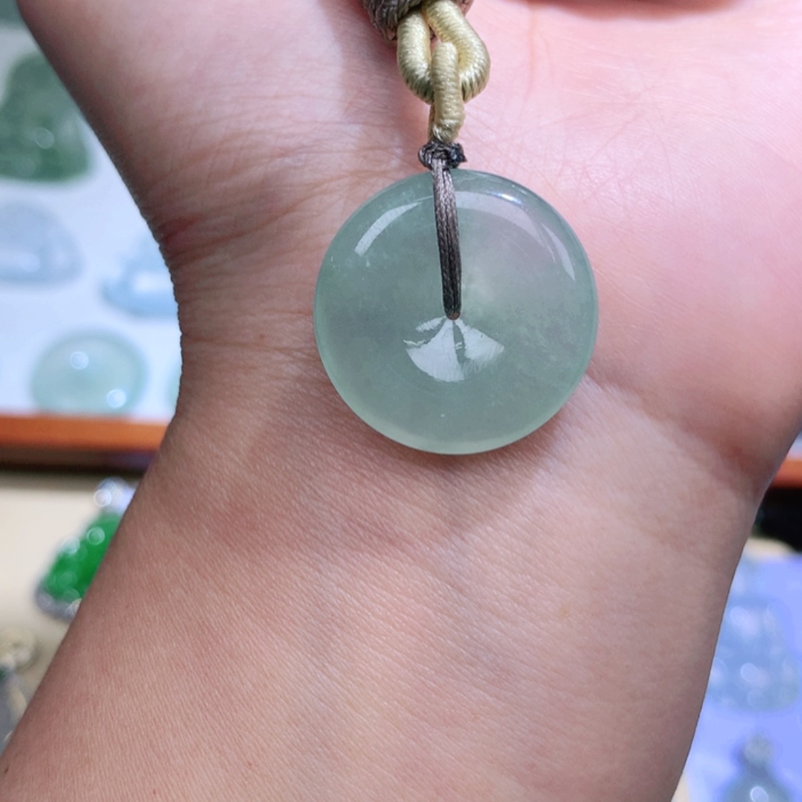 【闪购商品】翡翠颈饰未镶嵌平安扣